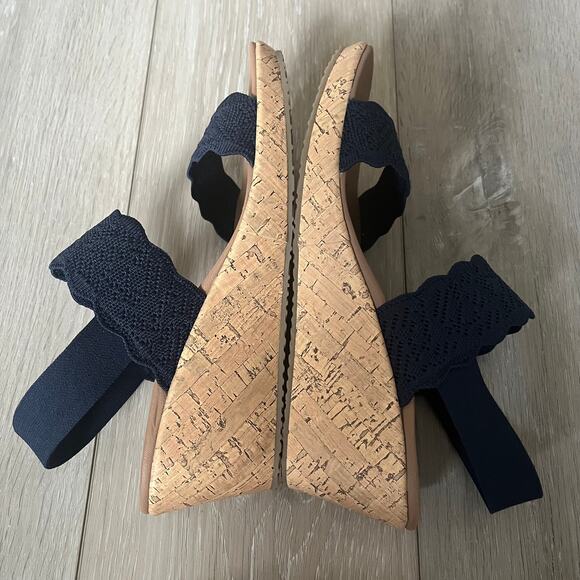 Skechers 'Beverlee' Women's 9 Wedge Comfort Sandal Navy Blue Crochet Strap - Picture 7 of 9